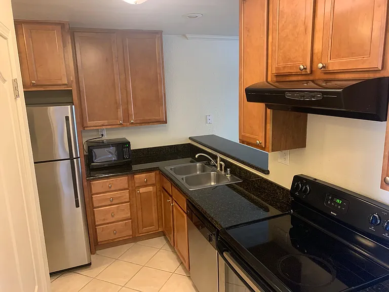 7178 N Fruit Ave #126 — Photo 6