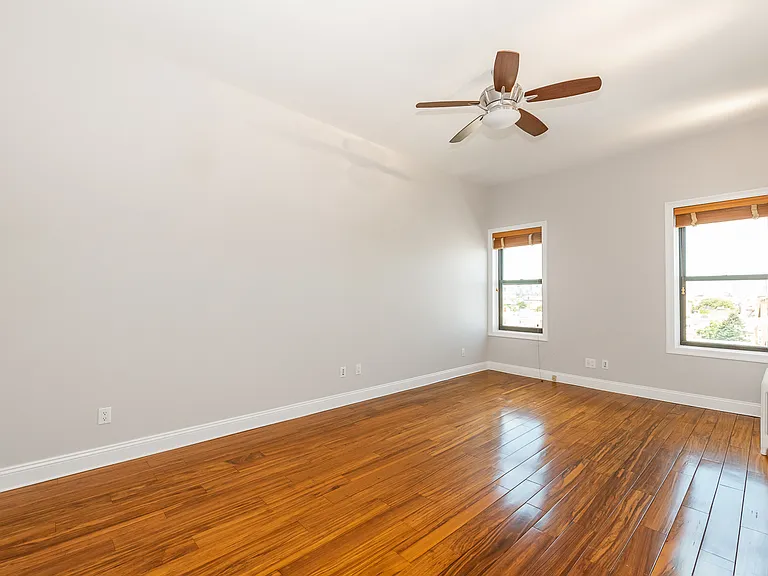 44-14 Newtown Rd #6U — Photo 2