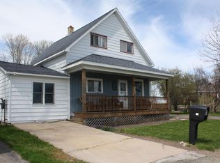 99 Dickinson St, Saint Ignace, MI 49781