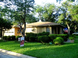 910 Gilmore St, Taylor, TX 76574