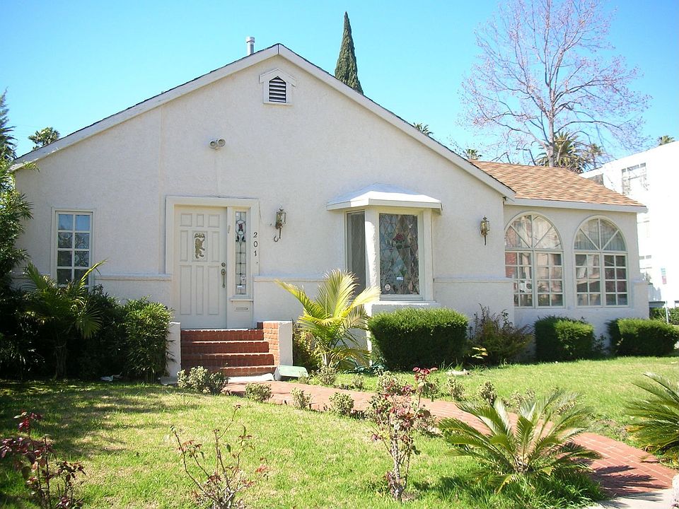 1st image of 201 S Oakhurst Dr