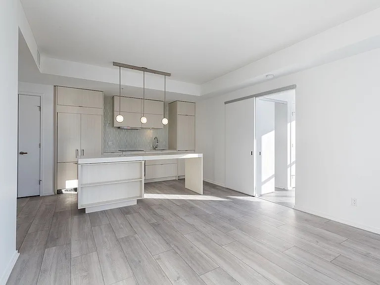 615 6th Ave SE #1702 — Photo 5