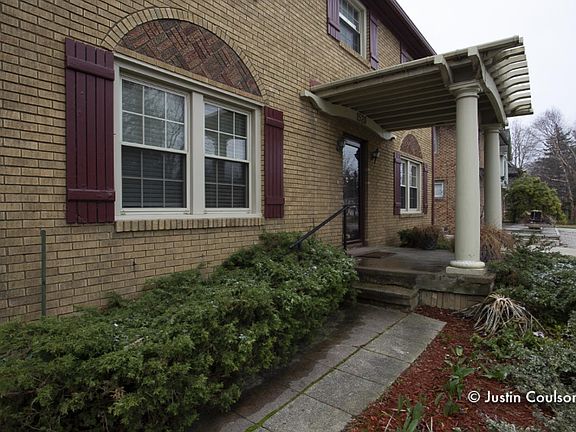 2nd image of 1520 Franklin St SE