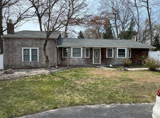 26 Laurel St, Centereach, NY 11720