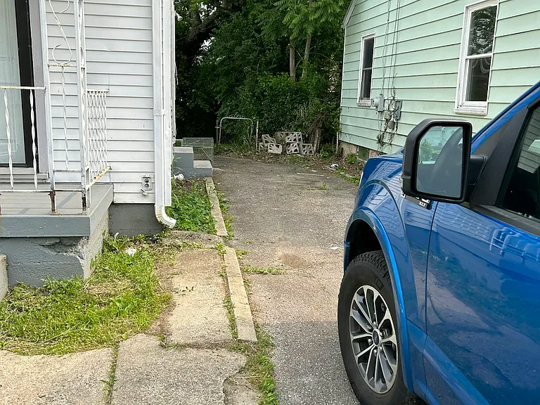 4608 Saint James Ave — Photo 19