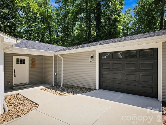 4th image of 3517 Crestwood Dr