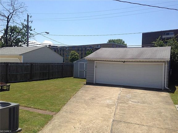 3rd image of 160 Parkway Dr
