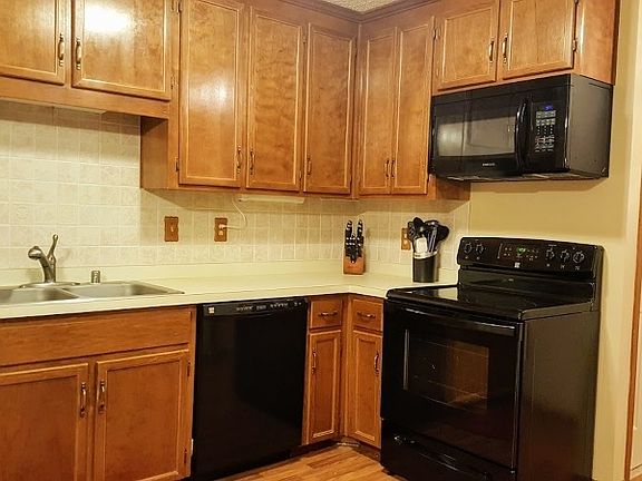 4th image of 92 Burlington Ct #1810