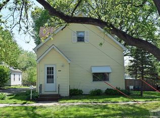 503 N B St, Fairfield, IA 52556