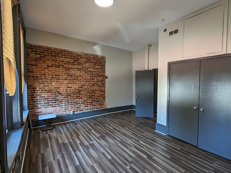 404 W Broad St #201 — Photo 4