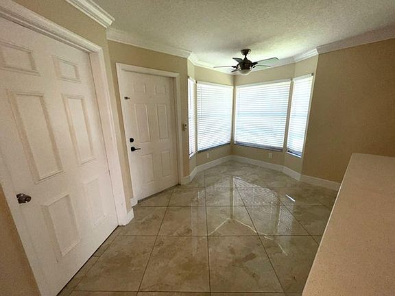 5th image of 1447 Lake Mango Way