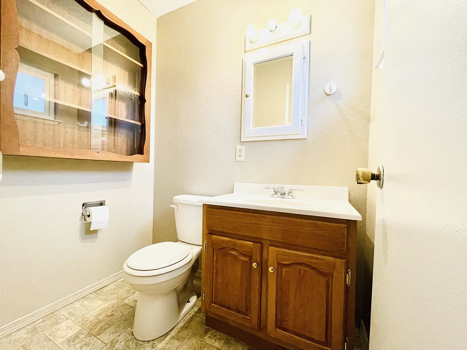 1041 Warwick Avenue - 1 — Photo 2