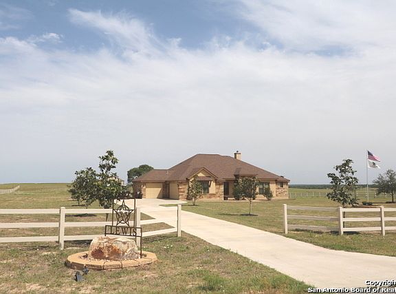 2nd image of 107 Triple Bend Dr