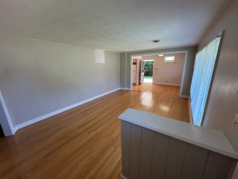 3628 Poplar Dr — Photo 7
