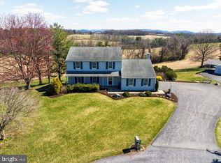 18 Lisa Rd, Reading, PA 19608