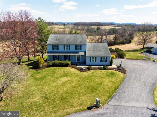 18 Lisa Rd, Reading, PA 19608