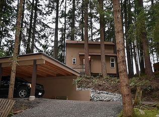 8 Loganberry Ln, Bellingham, WA 98229