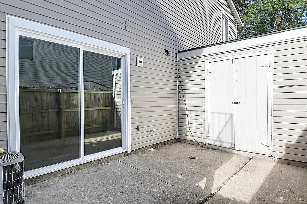 3 bed, 1.5 bath, 1320 sqft, $1,495 — Photo 3