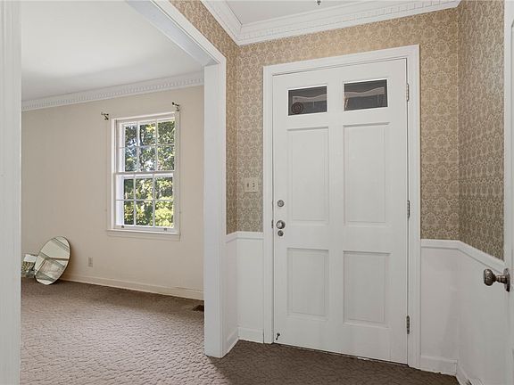 4th image of 27 Riverview Dr