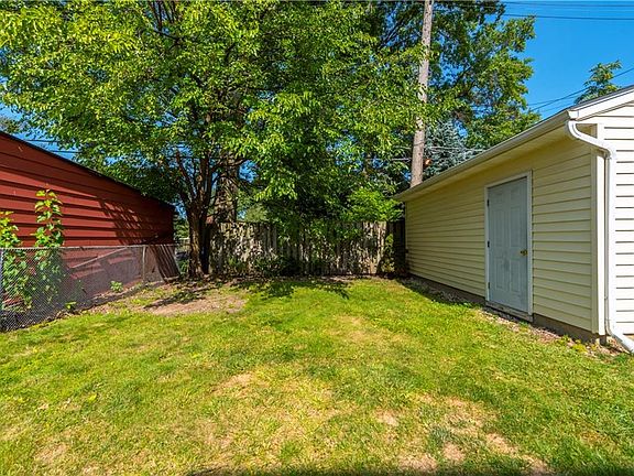 4th image of 15412 Lakewood Heights Blvd