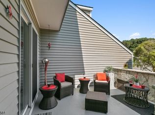 63 Lapis Cir #63, West Orange, NJ 07052