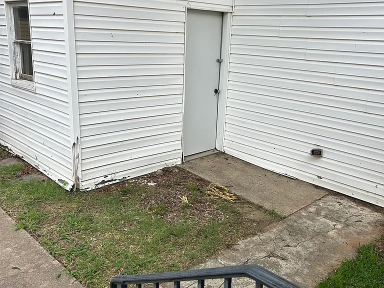 425 D St SW — Photo 5