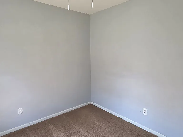 715 SW Graystone Dr — Photo 14