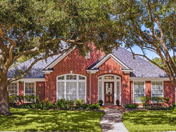 8327 E Copper Village Dr, Houston, TX 77095
