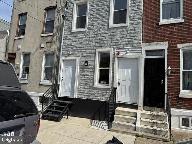 1st image of 2655 Emerald St
