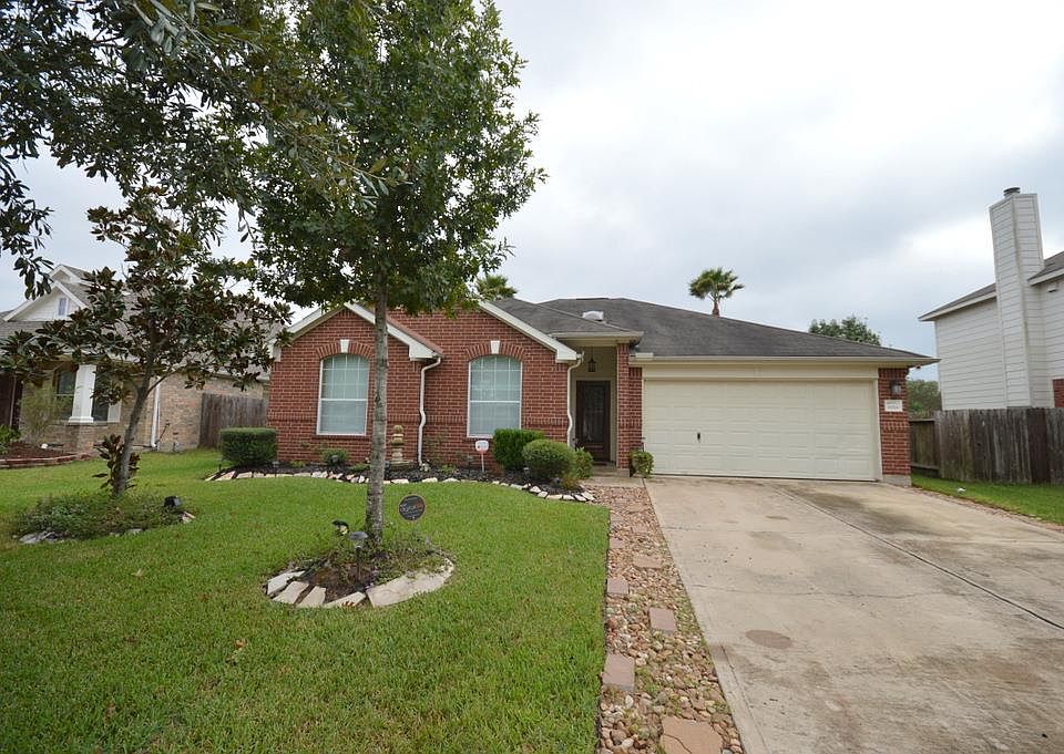 1st image of 6914 Sterling Hollow Dr