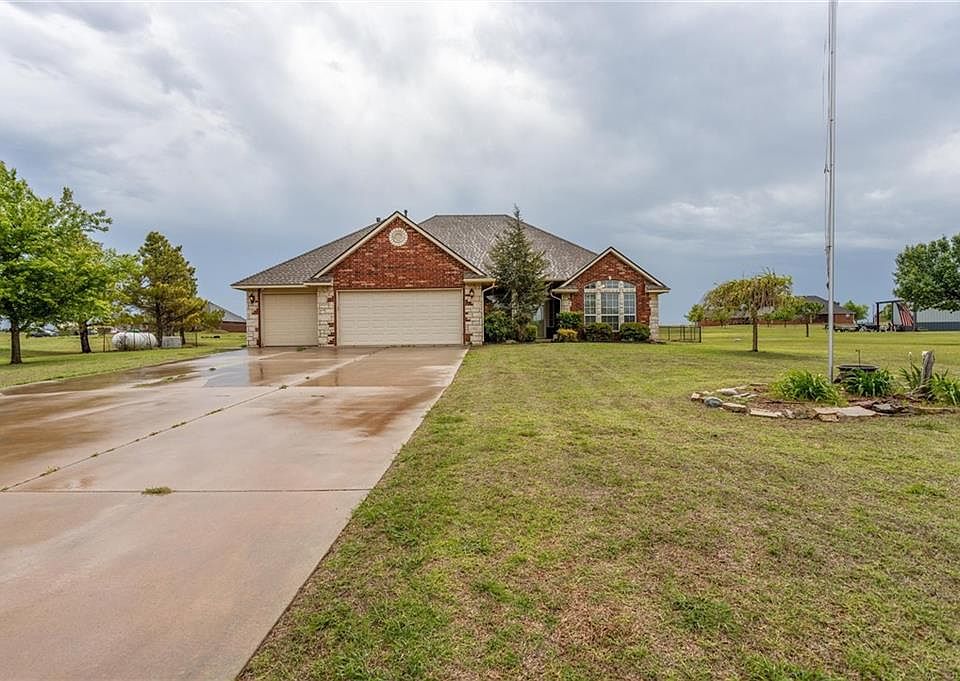 1st image of 8520 Rockcliff Way