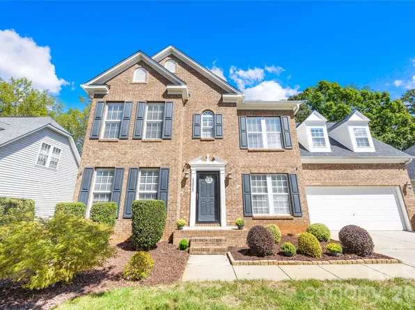 13615 Edgetree Dr, Pineville, NC 28134