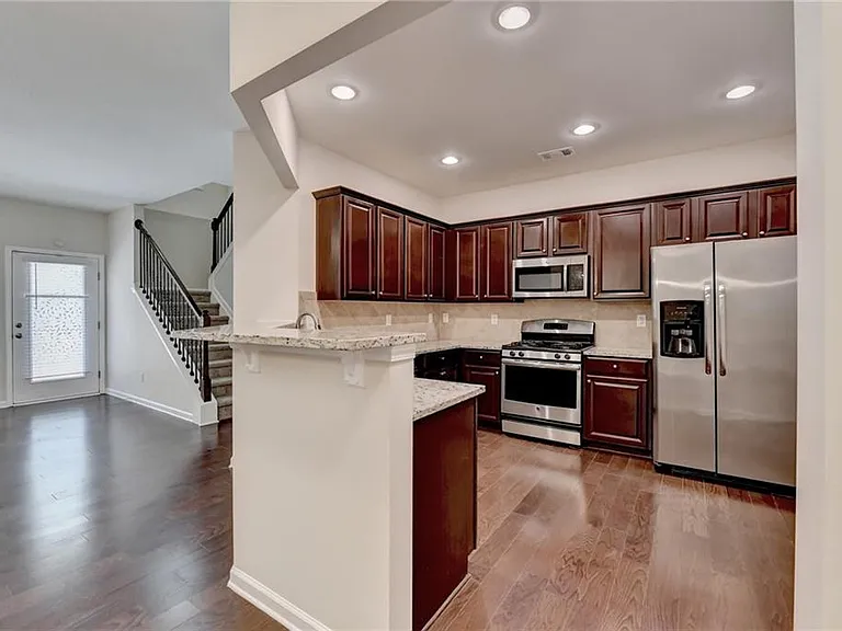 2152 Greencrest Cir — Photo 15