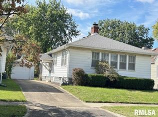 537 S Main St, Taylorville, IL 62568