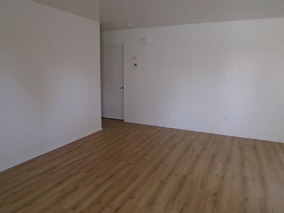 4th image of 8143 Whitewater Dr APT 2