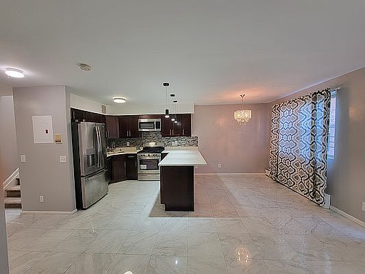 5th image of 172-31 Highland Ave #2E
