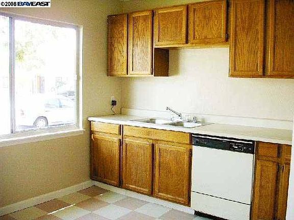 2nd image of 403 Elmwood Ln