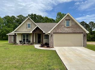 57 Copperfield Dr, Hattiesburg, MS 39402