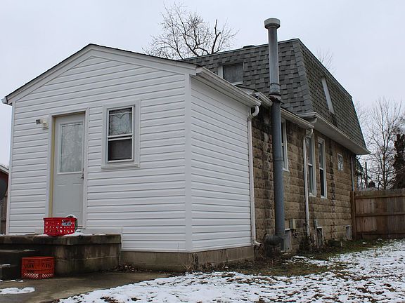 3rd image of 4192 Moore Ave