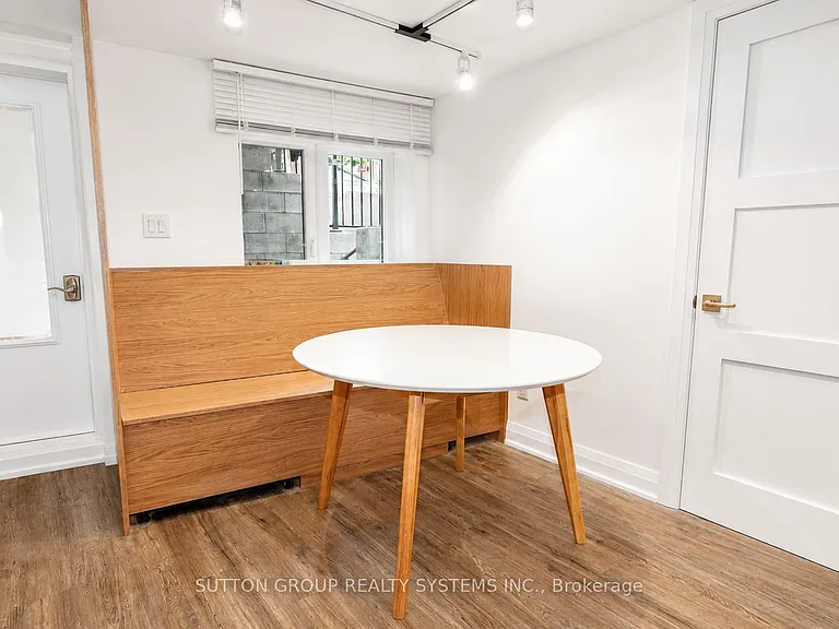 616 Rogers Rd — Photo 10
