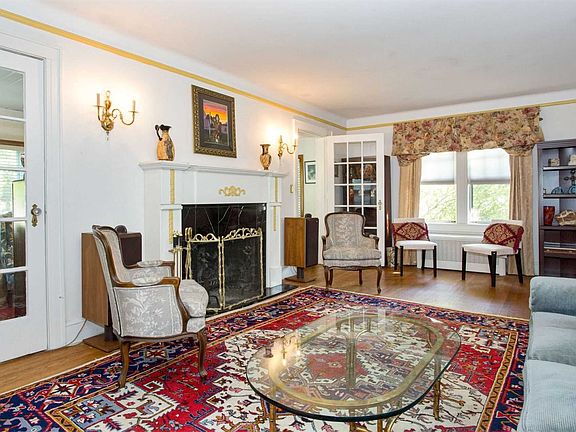 2nd image of 546 Ardsley Blvd