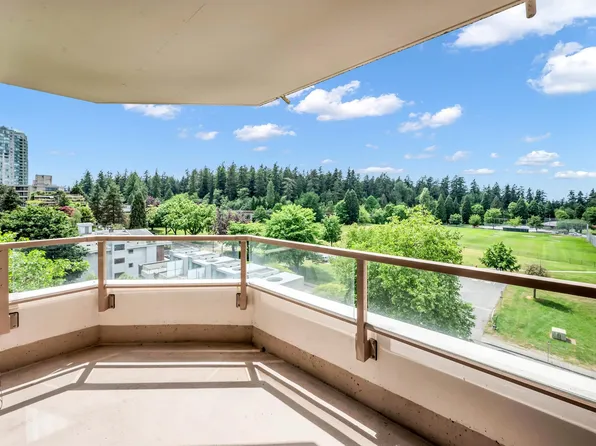5790 Patterson Ave #802, Burnaby, BC V5H 4H6