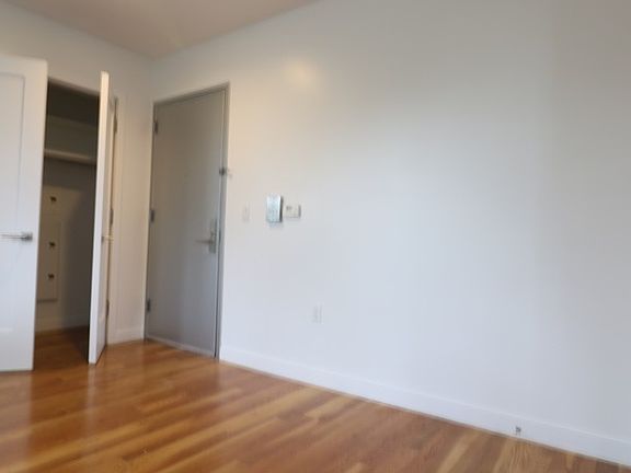 4th image of 10 Saint Pauls Pl APT 5R
