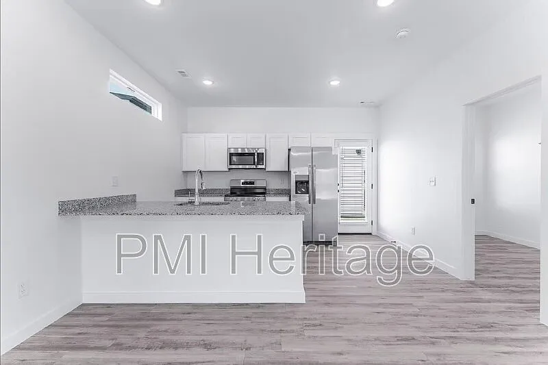 2 bed, 2.5 bath, 1250 sqft, $1,595 — Photo 4