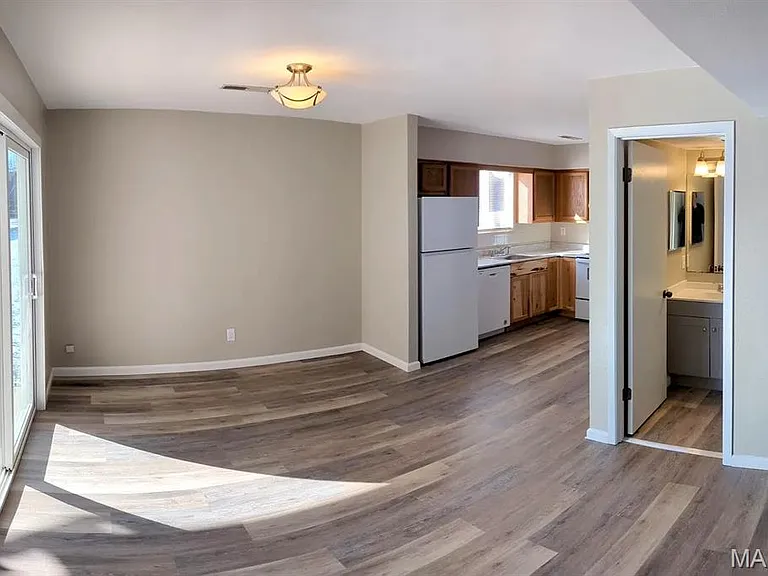 709 Ganim Dr — Photo 8