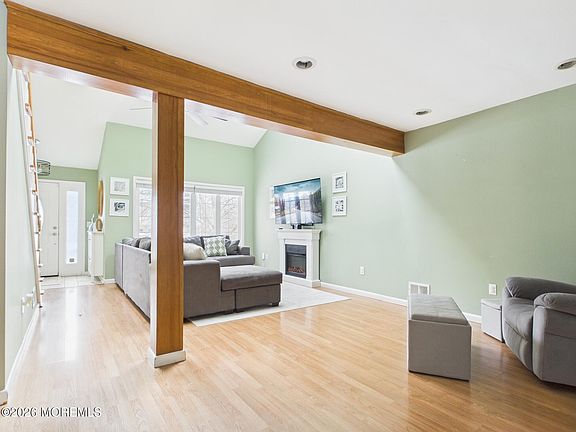 4th image of 39 Virginia Drive