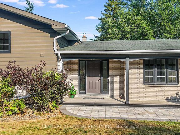 4th image of 1143 Connaught Dr