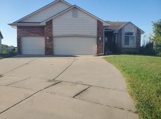 4727 N Wyndham Cir, Wichita, KS 67219