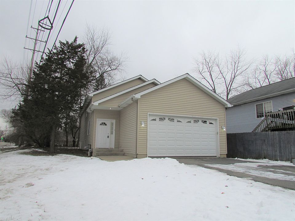 1st image of 24565 W Hawthorn Dr