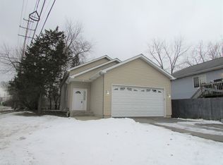 24565 W Hawthorn Dr, Round Lake, IL 60073